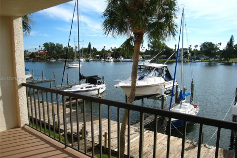 Condominio en venta en Saint Petersburg, Florida, 2 dormitorios, 110.55 m2 № 2034677 - foto 23