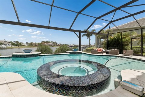 House in Apollo Beach, Florida 6 bedrooms, 544.69 sq.m. № 2120246 - photo 4