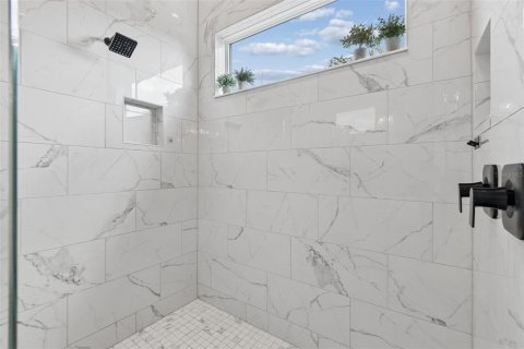 House in Apollo Beach, Florida 6 bedrooms, 544.69 sq.m. № 2120246 - photo 25