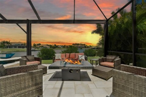 House in Apollo Beach, Florida 6 bedrooms, 544.69 sq.m. № 2120246 - photo 7
