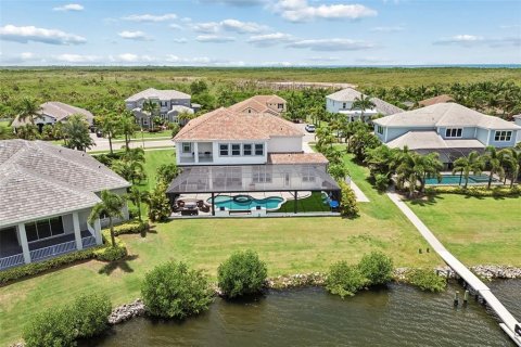 House in Apollo Beach, Florida 6 bedrooms, 544.69 sq.m. № 2120246 - photo 8