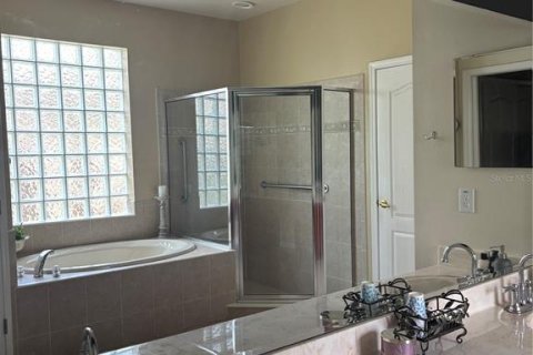 House in Seffner, Florida 5 bedrooms, 324.32 sq.m. № 2200584 - photo 30