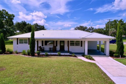 House in Bartow, Florida 3 bedrooms, 181.72 sq.m. № 1866444 - photo 1