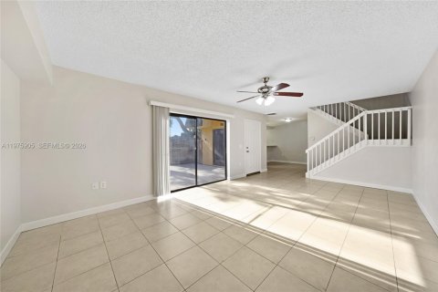 Townhouse in West Palm Beach, Florida 2 bedrooms, 114.83 sq.m. № 2042407 - photo 4