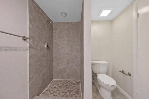 Townhouse in West Palm Beach, Florida 2 bedrooms, 114.83 sq.m. № 2042407 - photo 12