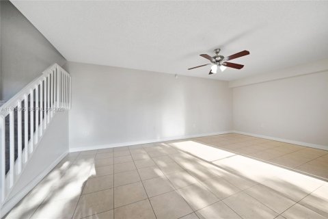 Townhouse in West Palm Beach, Florida 2 bedrooms, 114.83 sq.m. № 2042407 - photo 3