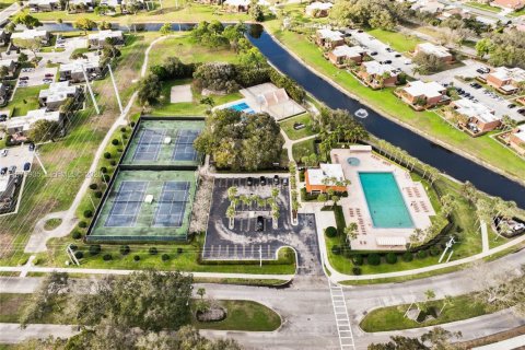 Townhouse in West Palm Beach, Florida 2 bedrooms, 114.83 sq.m. № 2042407 - photo 17