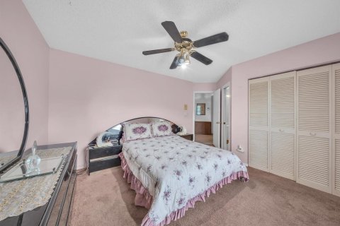 House in Coral Springs, Florida 4 bedrooms, 245.91 sq.m. № 2088313 - photo 17