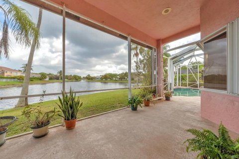 House in Coral Springs, Florida 4 bedrooms, 245.91 sq.m. № 2088313 - photo 23