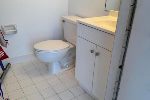 House in Coral Springs, Florida 4 bedrooms, 245.91 sq.m. № 2088313 - photo 25