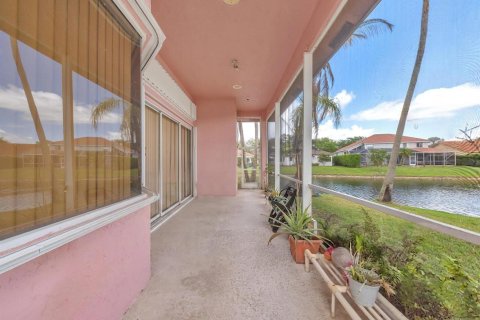 House in Coral Springs, Florida 4 bedrooms, 245.91 sq.m. № 2088313 - photo 24