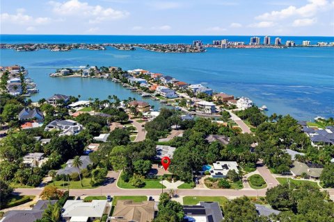 Villa ou maison à vendre à Belleair, Floride: 3 chambres, 191.75 m2 № 2433463 - photo 4