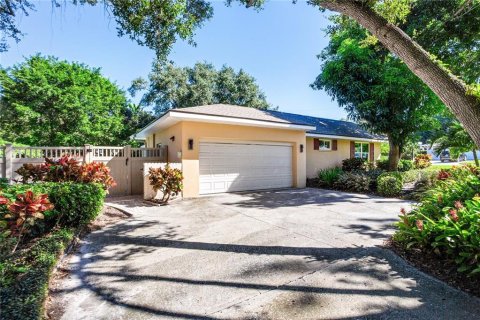 Villa ou maison à vendre à Belleair, Floride: 3 chambres, 191.75 m2 № 2433463 - photo 5