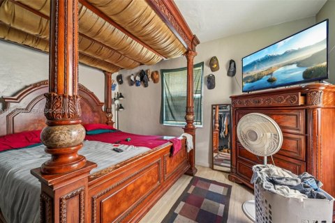 Casa en venta en Miami Gardens, Florida, 3 dormitorios, 111.48 m2 № 1976863 - foto 15