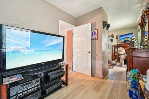 Casa en venta en Miami Gardens, Florida, 3 dormitorios, 111.48 m2 № 1976863 - foto 14