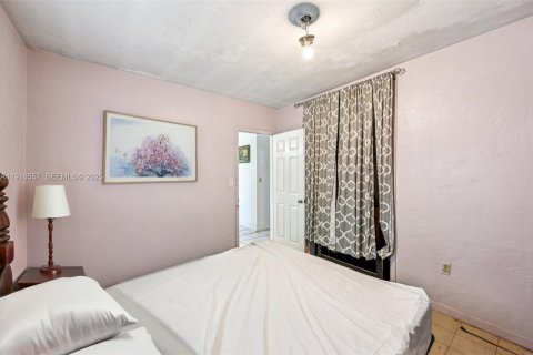 Casa en venta en Miami Gardens, Florida, 3 dormitorios, 111.48 m2 № 1976863 - foto 11