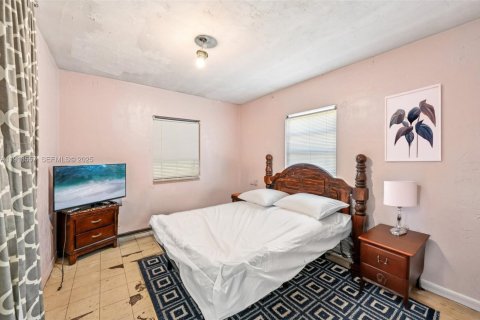Casa en venta en Miami Gardens, Florida, 3 dormitorios, 111.48 m2 № 1976863 - foto 10