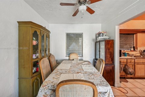 Casa en venta en Miami Gardens, Florida, 3 dormitorios, 111.48 m2 № 1976863 - foto 4