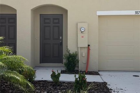 Townhouse in Lakeland, Florida 3 bedrooms, 153.47 sq.m. № 2167138 - photo 2