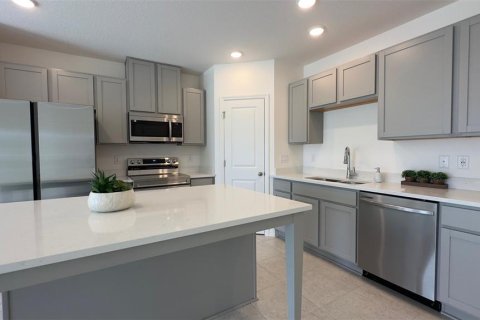 Townhouse in Lakeland, Florida 3 bedrooms, 153.47 sq.m. № 2167138 - photo 5