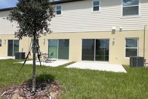 Townhouse in Lakeland, Florida 3 bedrooms, 153.47 sq.m. № 2167138 - photo 19