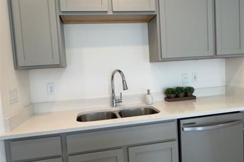 Townhouse in Lakeland, Florida 3 bedrooms, 153.47 sq.m. № 2167138 - photo 6