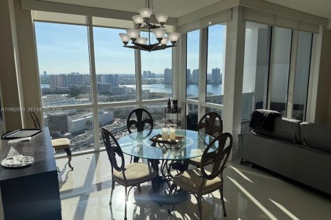 Condo in Sunny Isles Beach, Florida, 2 bedrooms  № 2049216