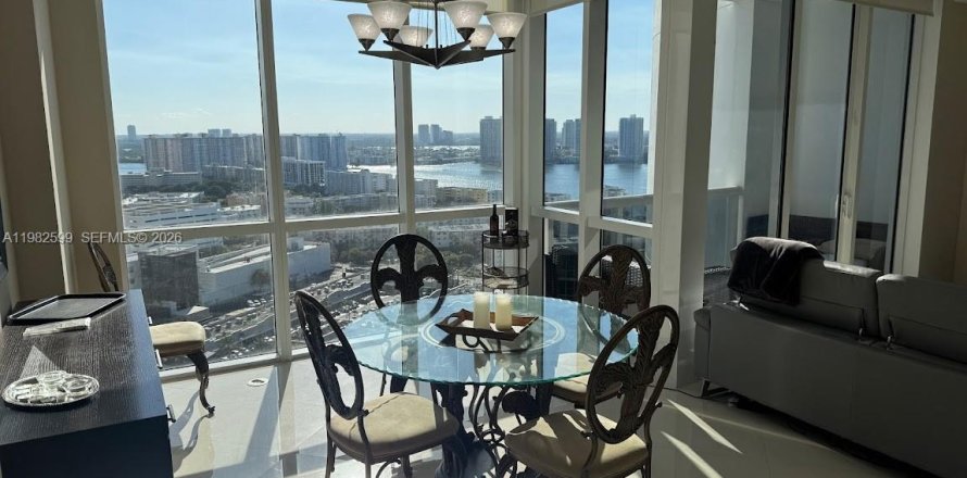 Condominio en Sunny Isles Beach, Florida, 2 dormitorios  № 2049216