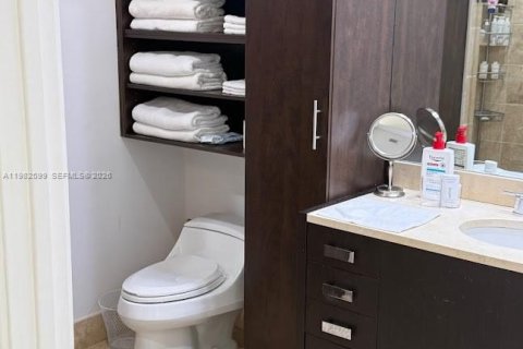 Condominio en alquiler en Sunny Isles Beach, Florida, 2 dormitorios, 146.51 m2 № 2049216 - foto 22