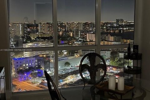 Condominio en alquiler en Sunny Isles Beach, Florida, 2 dormitorios, 146.51 m2 № 2049216 - foto 15