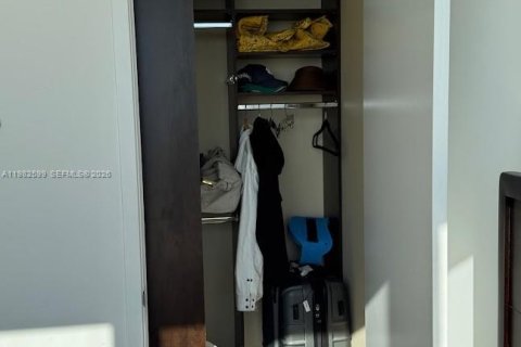 Condominio en alquiler en Sunny Isles Beach, Florida, 2 dormitorios, 146.51 m2 № 2049216 - foto 3