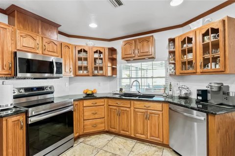 House in Bradenton, Florida 5 bedrooms № 1942257 - photo 9