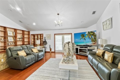 Casa en venta en Bradenton, Florida, 5 dormitorios № 1942257 - foto 6