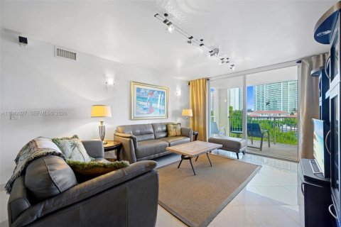 Купить кондоминиум в Авентура, Флорида 2 спальни, 109.62м2, № 2049877 - фото 7