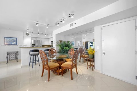 Купить кондоминиум в Авентура, Флорида 2 спальни, 109.62м2, № 2049877 - фото 10