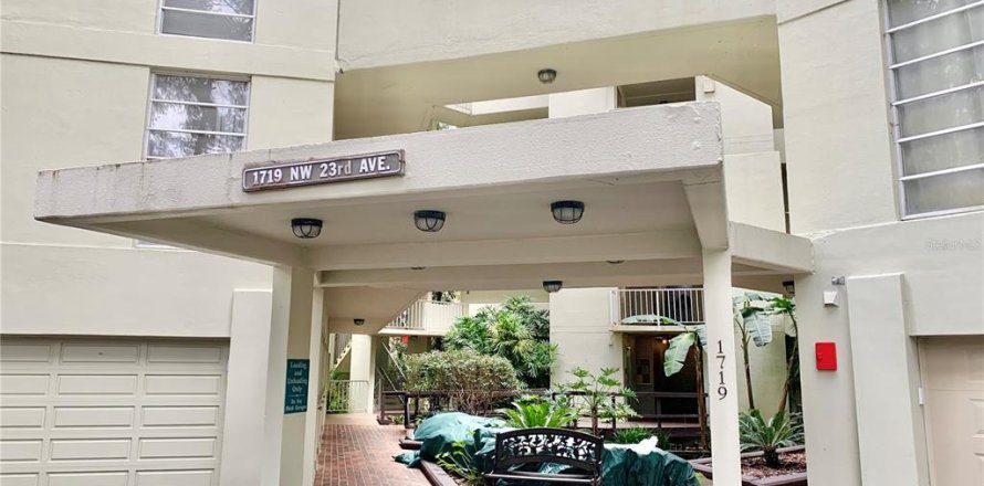 Condo in Gainesville, Florida, 2 bedrooms № 1541324