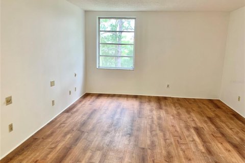 Condo in Gainesville, Florida, 2 bedrooms  № 1541324 - photo 11