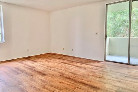 Condo in Gainesville, Florida, 2 bedrooms  № 1541324 - photo 10