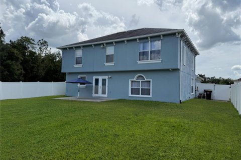 House in Lakeland, Florida 4 bedrooms, 206.43 sq.m. № 1909701 - photo 2