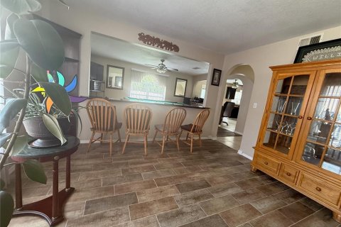 House in Lakeland, Florida 4 bedrooms, 206.43 sq.m. № 1909701 - photo 10
