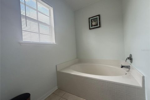 House in Lakeland, Florida 4 bedrooms, 206.43 sq.m. № 1909701 - photo 24