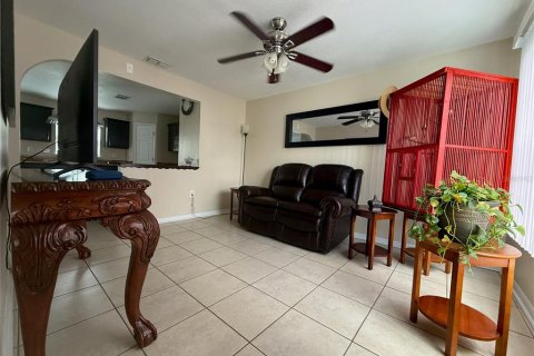 House in Lakeland, Florida 4 bedrooms, 206.43 sq.m. № 1909701 - photo 5