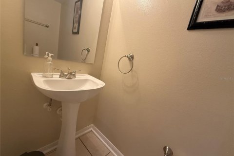 House in Lakeland, Florida 4 bedrooms, 206.43 sq.m. № 1909701 - photo 12