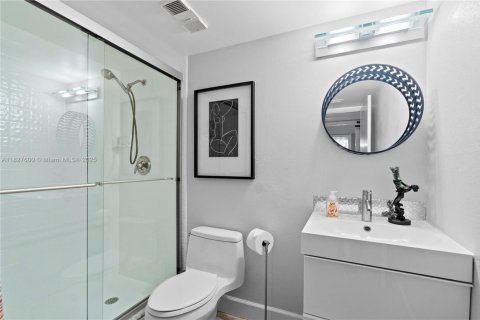 Condo in Hollywood, Florida, 2 bedrooms  № 1934103 - photo 28