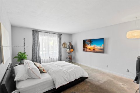 Condo in Hollywood, Florida, 2 bedrooms  № 1934103 - photo 30