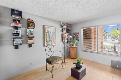 Condo in Hollywood, Florida, 2 bedrooms  № 1934103 - photo 25