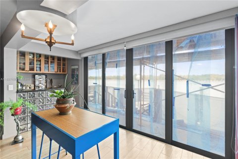 Condo in Hollywood, Florida, 2 bedrooms  № 1934103 - photo 19