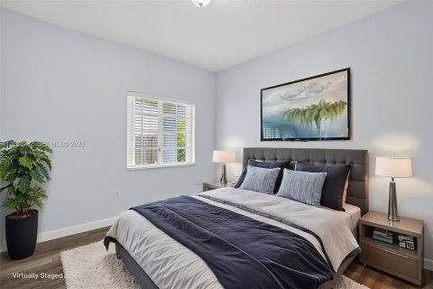 House in Miami, Florida 3 bedrooms, 126.16 sq.m. № 2065474 - photo 22