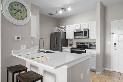 Condo in Tampa, Florida, 2 bedrooms  № 1789671 - photo 10
