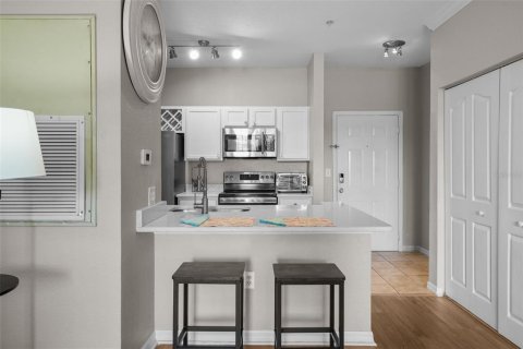 Condo in Tampa, Florida, 2 bedrooms  № 1789671 - photo 11